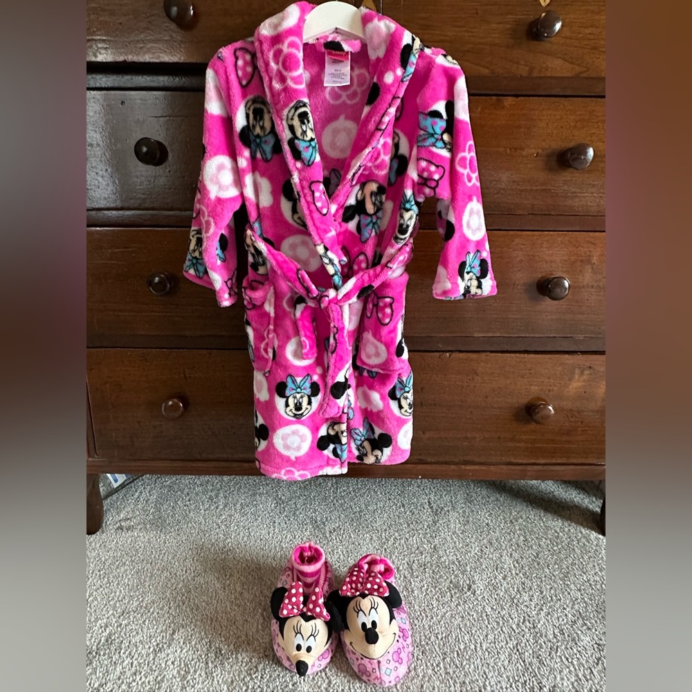 Disney Minnie Mouse Pink Character Robe with Slippers